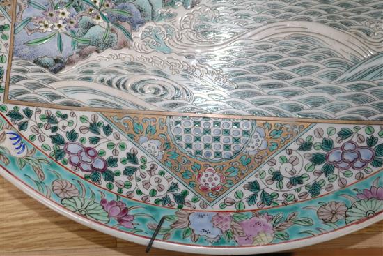 Early 20thC chinese famille vert charger D.40cm